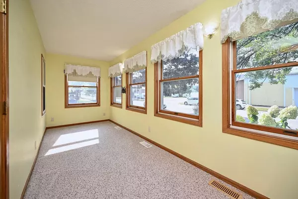 Winona, MN 55987,528 Kansas STREET