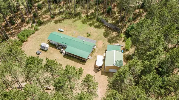 695 Badger Ln, Hancock, WI 54943