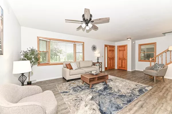 Oak Creek, WI 53154,3702 E Oakwood ROAD