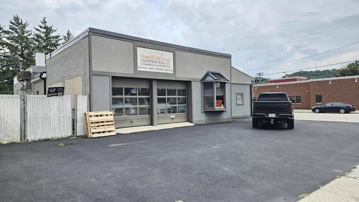 West Salem, WI 54669,103 Leonard STREET N