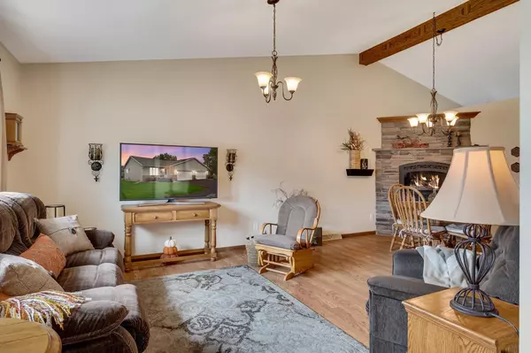 Onalaska, WI 54650,917 Northern Sands PLACE