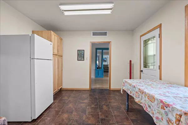 Cascade, WI 53011,201 Francis AVENUE