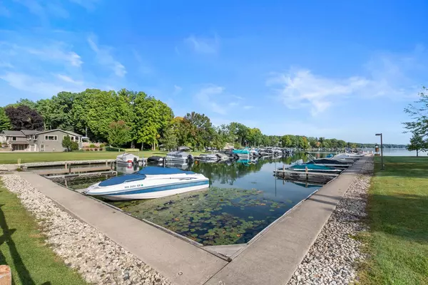 Slinger, WI 53086,4607 Hillcrest PARKWAY