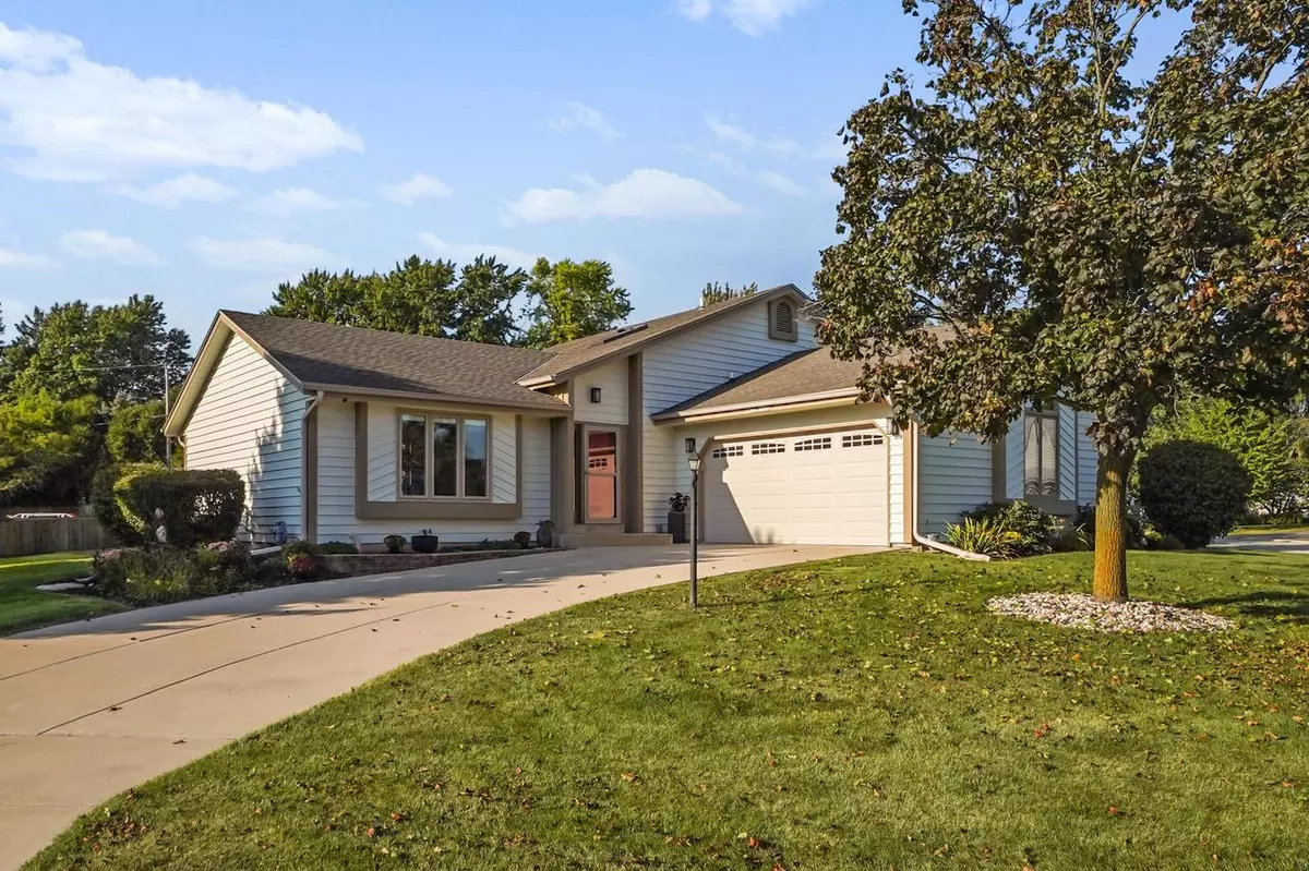 Menomonee Falls, WI 53051,N77W15736 Crossway DRIVE