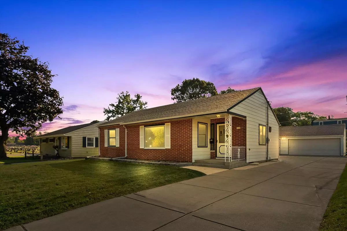 Grafton, WI 53024,1139 4th AVENUE