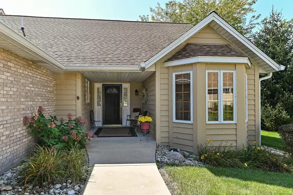 947 Spyglass HILL, Waterford, WI 53185