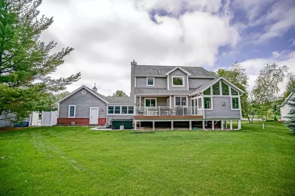 525 Hawthorn Ct, Cottage Grove, WI 53527