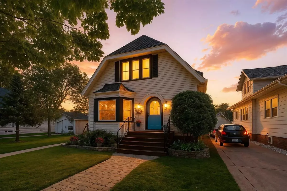 Racine, WI 53405,1328 Cleveland AVENUE #1328 1/2