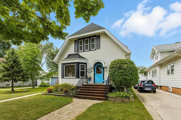 Racine, WI 53405,1328 Cleveland AVENUE #1328 1/2