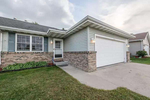 1927 Daisy DRIVE, West Bend, WI 53090