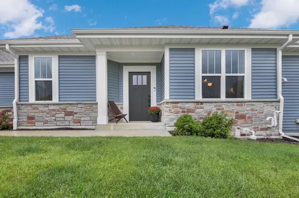 W204N17637 Laurel PLACE #402, Jackson, WI 53037
