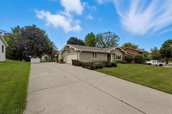 Waukesha, WI 53188,3041 Minot LANE