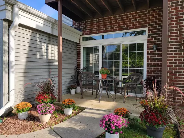 N16W26571 Tall Reeds LANE #B, Pewaukee, WI 53072