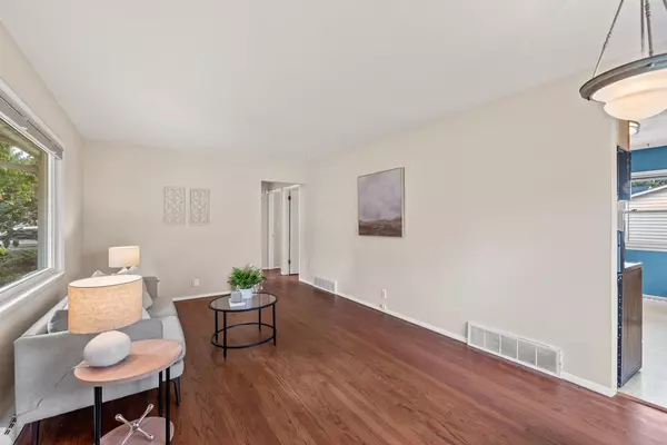 Milwaukee, WI 53225,8510 W Arden PLACE