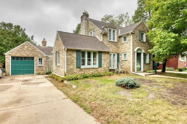 2449 S 80th STREET, West Allis, WI 53219