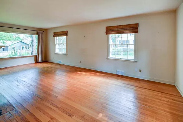 Stoughton, WI 53589,102 E McKinley STREET