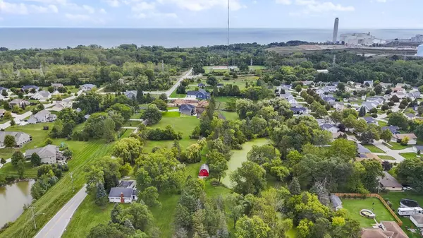 Oak Creek, WI 53154,4063 E Oakwood ROAD