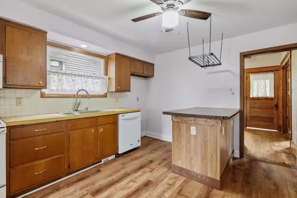 Sheboygan, WI 53081,2122 N 8th STREET