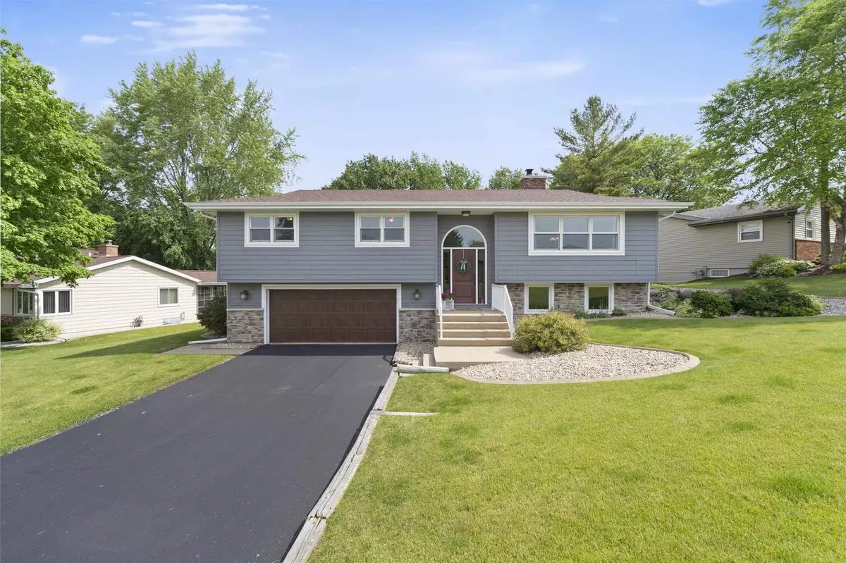 Waunakee, WI 53597,105 Winston Way