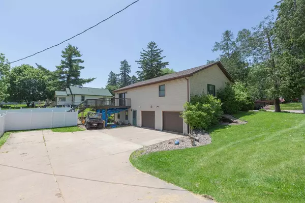 Dodgeville, WI 53533,1017 N Union St