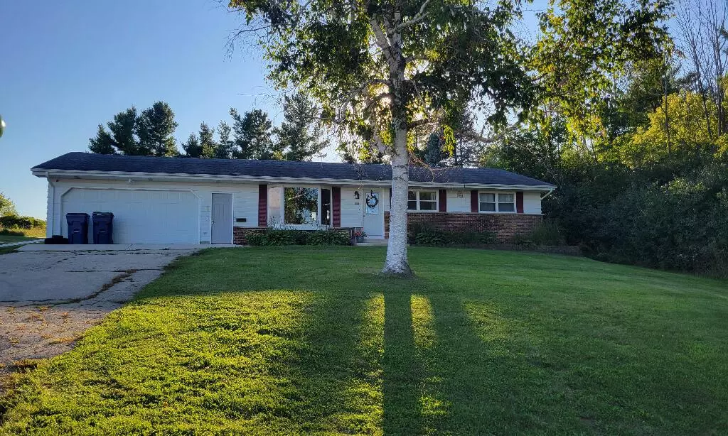 Cascade, WI 53011,612 Lake STREET