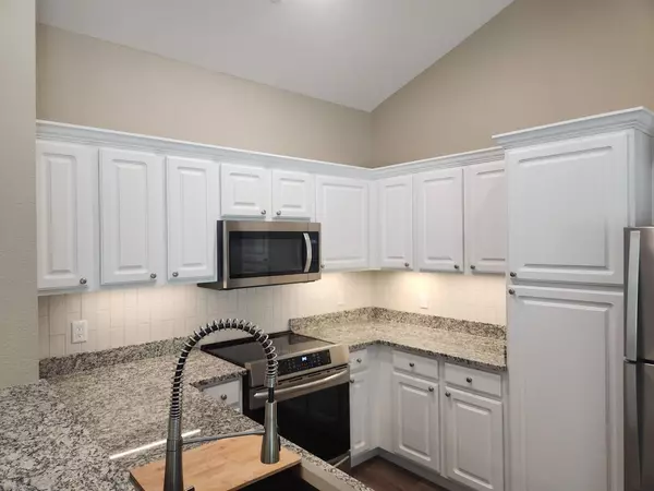 Waukesha, WI 53188,2740 Northview ROAD #102