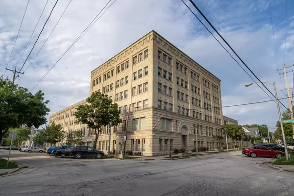 904 E Pearson STREET #105, Milwaukee, WI 53202