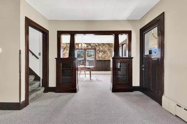 West Bend, WI 53090,414 River DRIVE