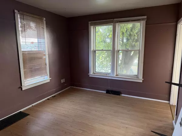 Two Rivers, WI 54241,1910 E River STREET