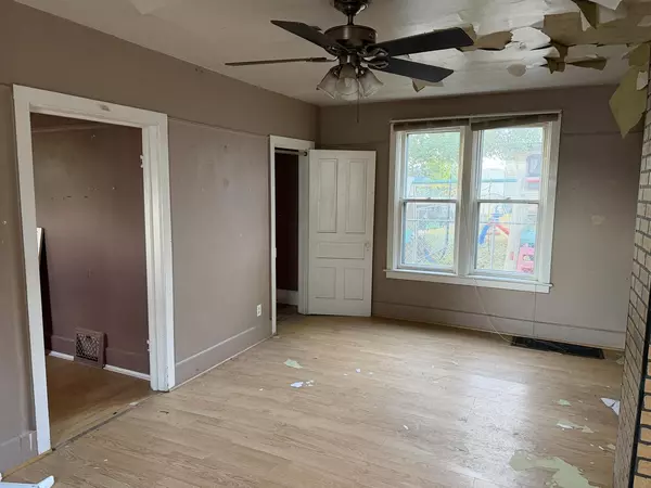 Two Rivers, WI 54241,1910 E River STREET