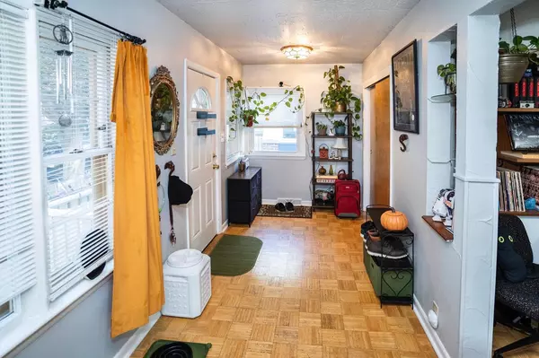 Milwaukee, WI 53207,2211 E Holt AVENUE