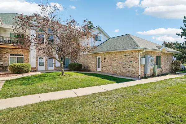 Greenfield, WI 53220,4300 W Grange AVENUE #Unit 8