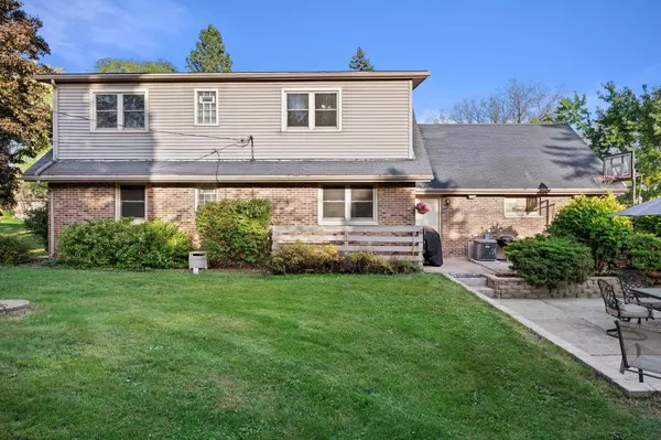 Big Bend, WI 53103,W232S8755 Edgewood COURT