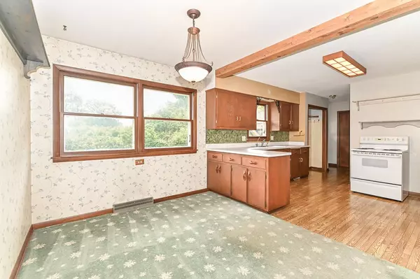 Mukwonago, WI 53149,341 Macarthur DRIVE