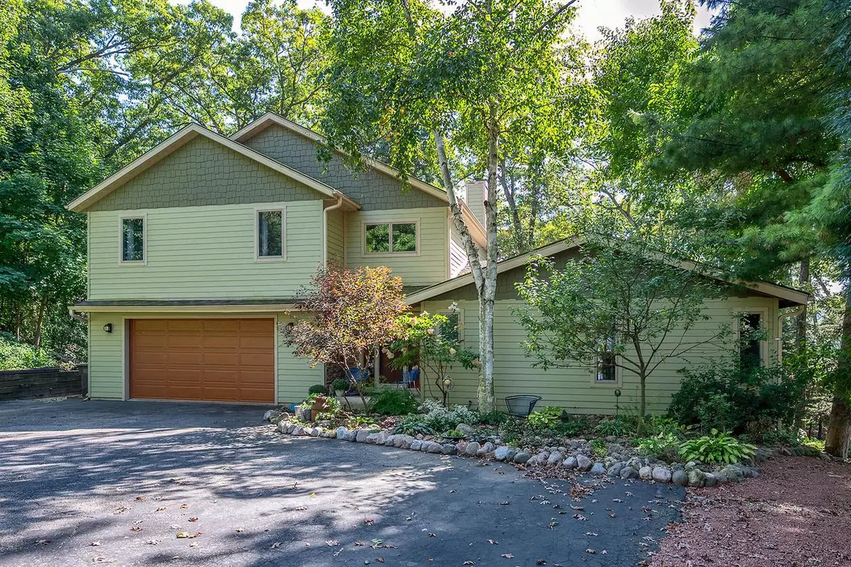 Elkhorn, WI 53121,W5594 Briarwood ROAD