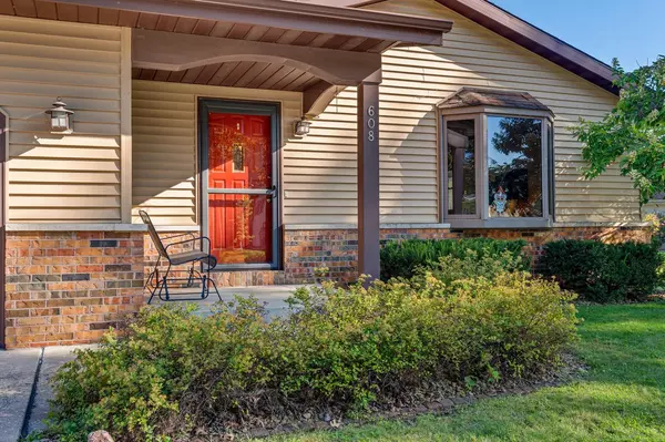 Onalaska, WI 54650,608 8th AVENUE N