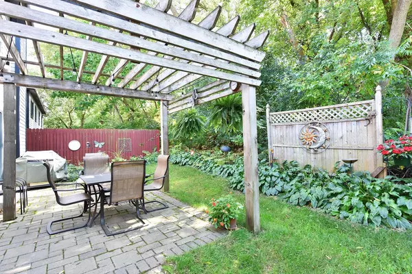 Brookfield, WI 53045,19125 HiView DRIVE