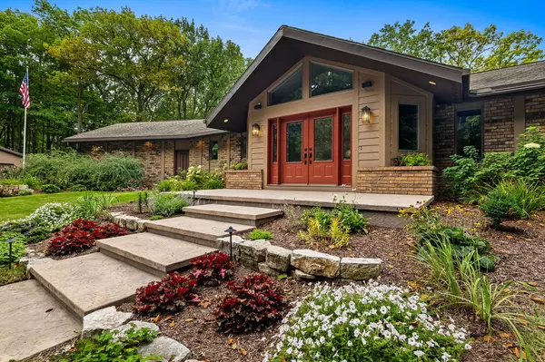 W5975 Pheasant LANE, Plymouth, WI 53073