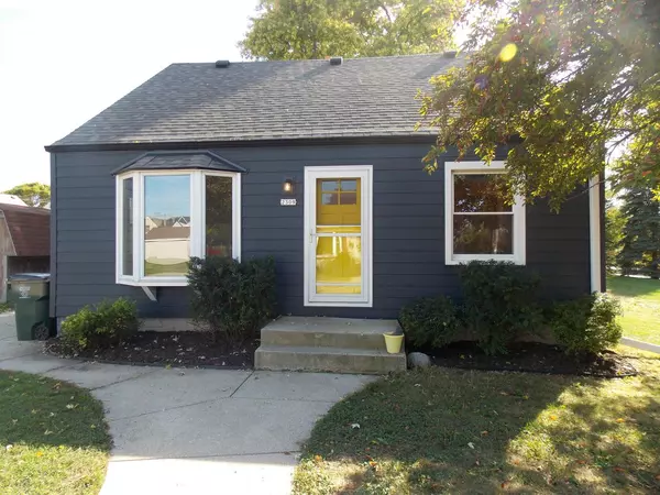 2309 E Leroy AVENUE, Saint Francis, WI 53235