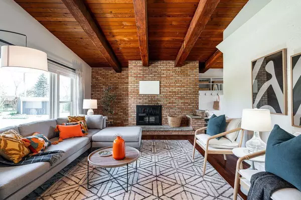 Brookfield, WI 53045,1980 Lone Oak CIRCLE E