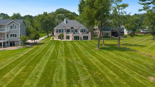 Pewaukee, WI 53072,W304N2470 Maple AVENUE