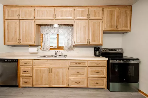 Saint Francis, WI 53235,1705 E Eden PLACE