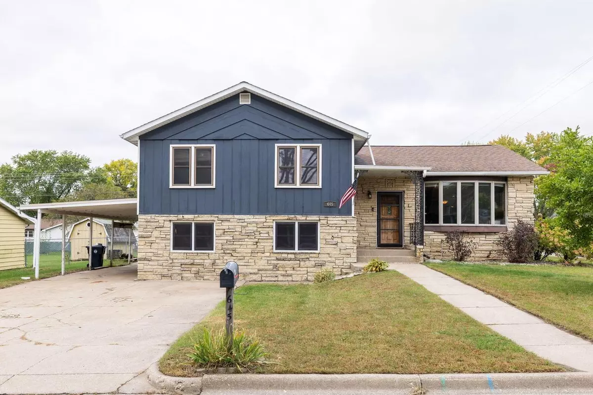 Onalaska, WI 54650,645 12th AVENUE N