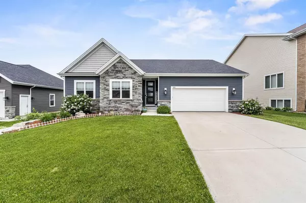 523 Big Stone Tr, Middleton, WI 53562