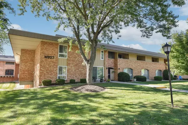 11927 W Appleton AVENUE #6, Milwaukee, WI 53224