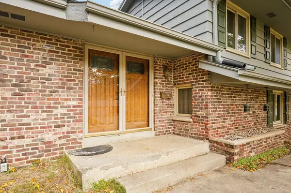 Waukesha, WI 53186,1164 Downing DRIVE