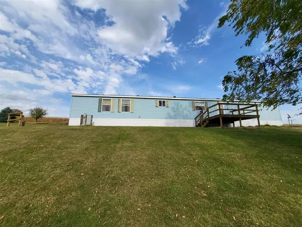 4184 Sand Hill Rd, Potosi, WI 53820