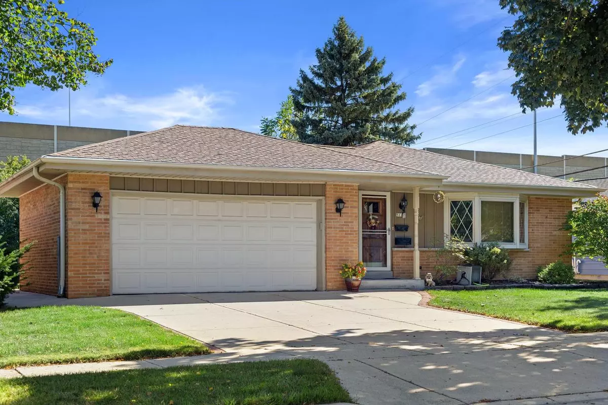 Milwaukee, WI 53221,5112 S 18th STREET