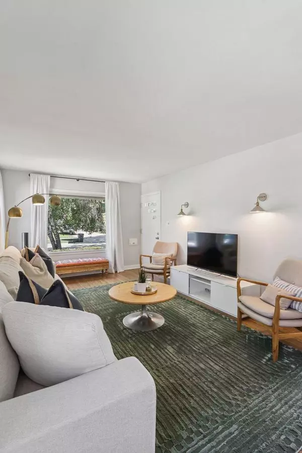 Glendale, WI 53209,5641 N Bethmaur LANE