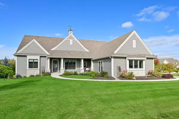 W248N2151 Kettle Cove COURT, Pewaukee, WI 53072